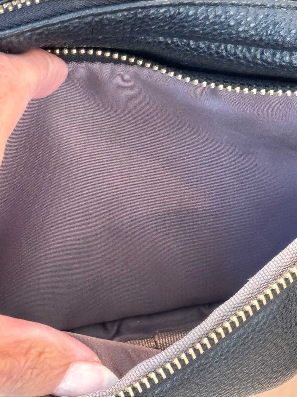 Pom Pom London Black Crossbody Mayfair Camera Bag in Pebble Leather - Picture 6 of 9